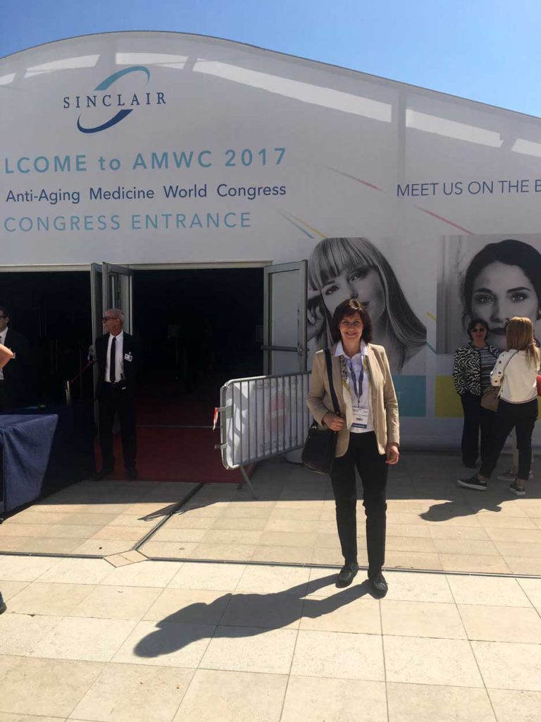 La Dra Villanueva ha su llegada al AMWC 2017 en Monaco